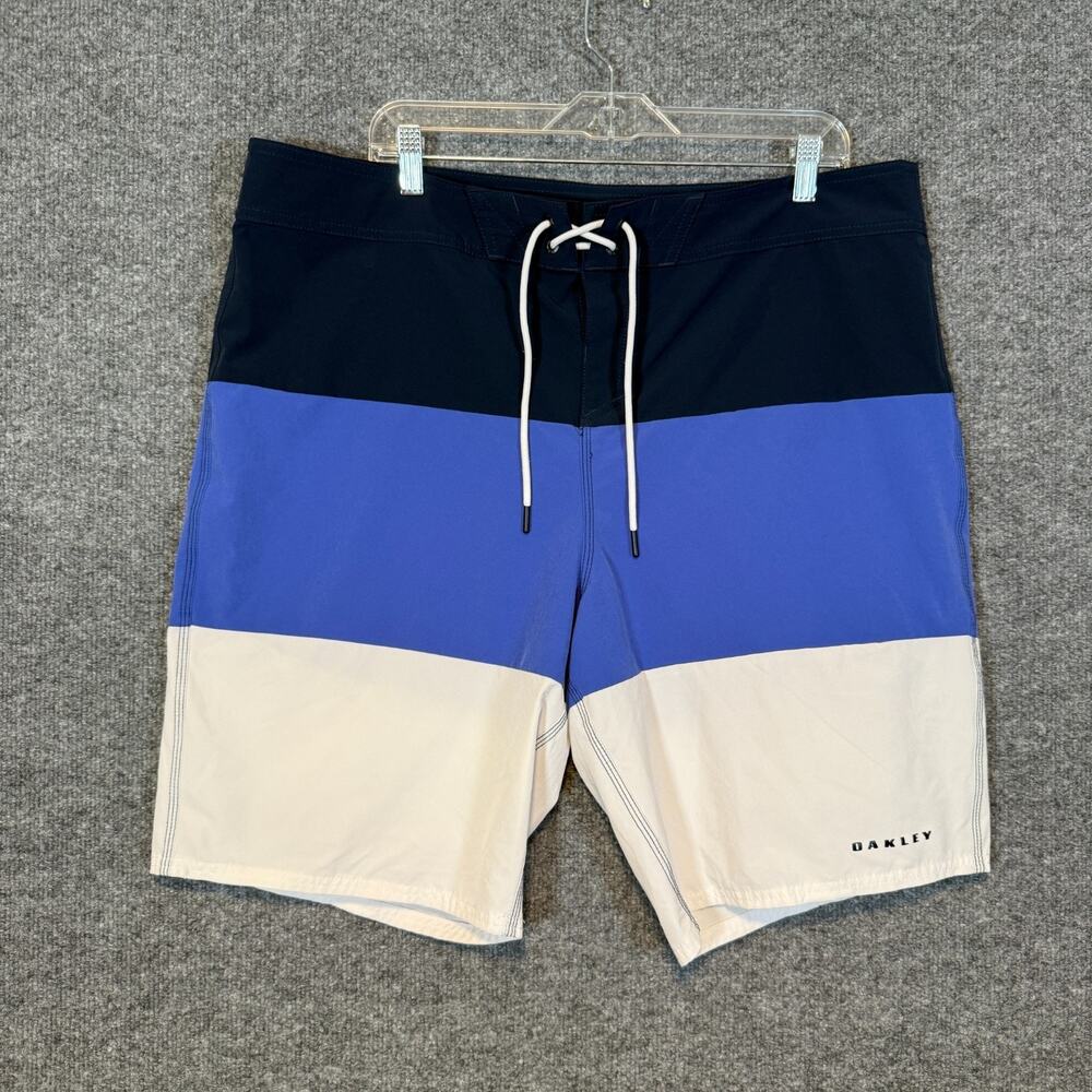 Oakley Swim Trunks Mens 38 Blue Performance Fit Striped Board Shorts Swim Surf